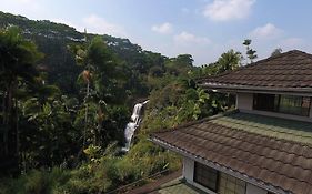 Inn at Kulaniapia Falls