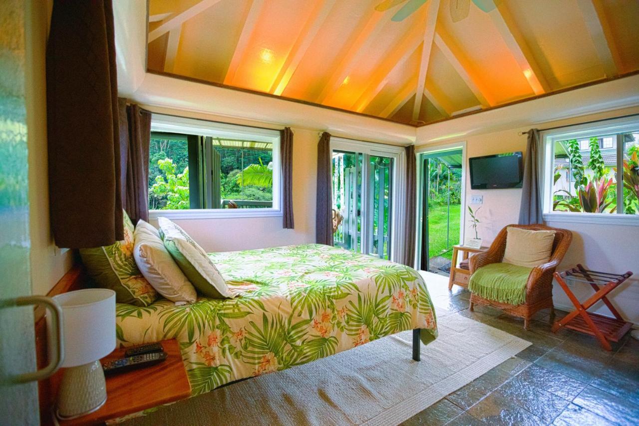 The Inn At Kulaniapia Falls Hilo Exterior photo